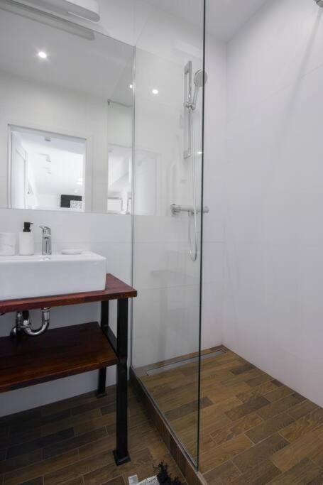 1-bedroom Noakowskiego With View By Ecru Wwa55 Appartement