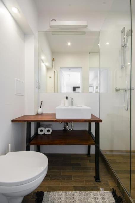 1-bedroom Noakowskiego With View By Ecru Wwa55 Apartament Warszawa